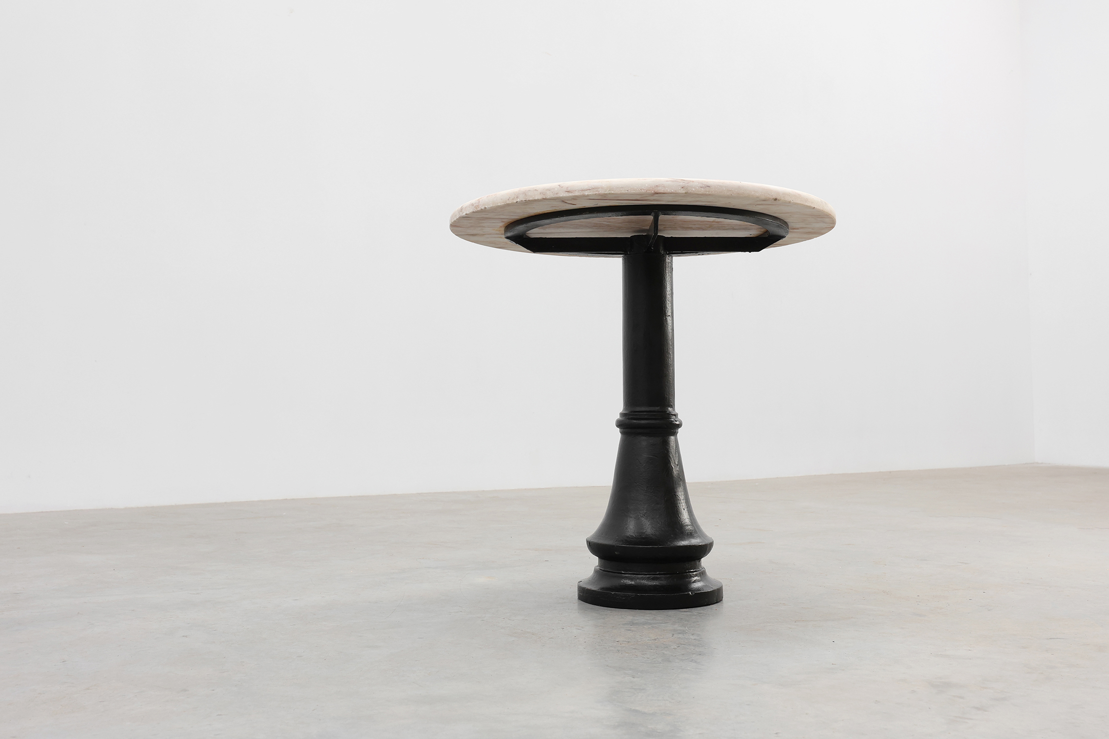 Cast iron garden table with Carrara marble top, France ca. 1900thumbnail